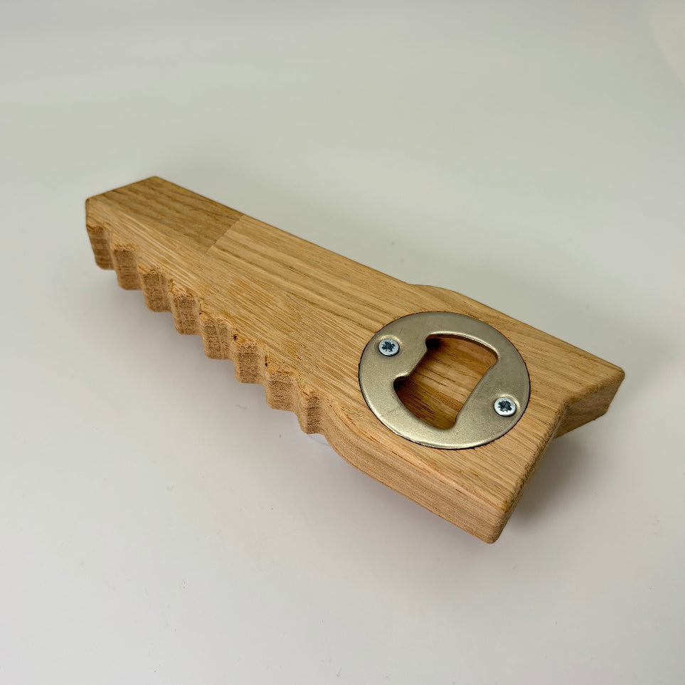 Flaschenöffner im Säge Design