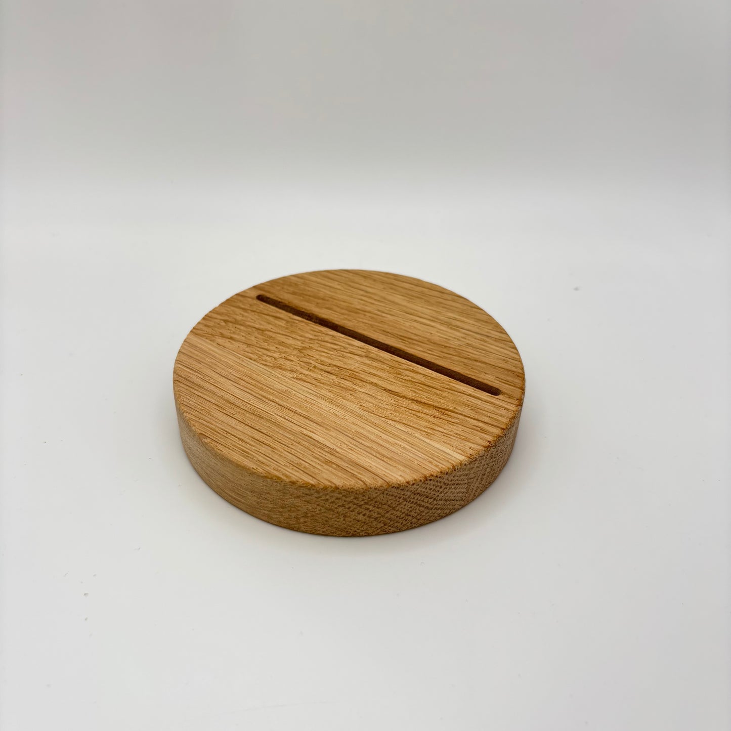 AUSLAUFARTIKEL Runder Sockel aus Eiche mit 3,5 mm Nut ohne Teelicht