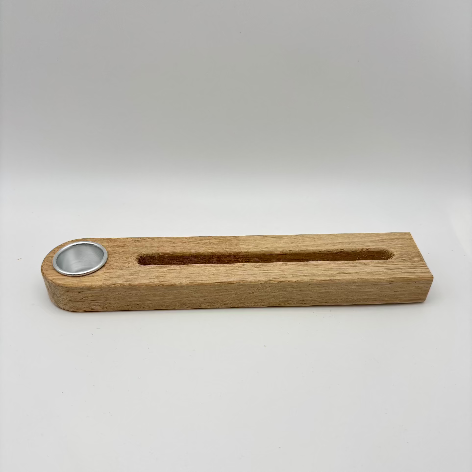 Sockel aus Eiche mit Kerzenloch und 130mm Schlitz