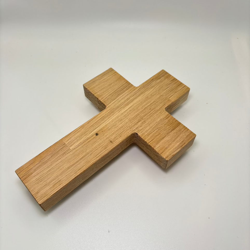 Kreuz aus Eiche