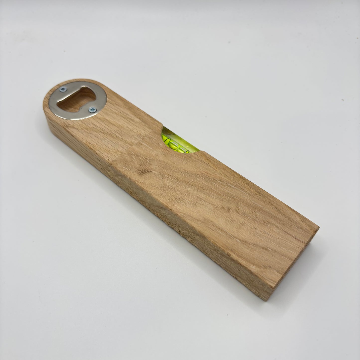 Flaschenöffner aus Eiche im Wasserwaagen Design