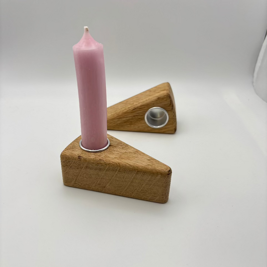 Kuchenstück mit Kerzentülle